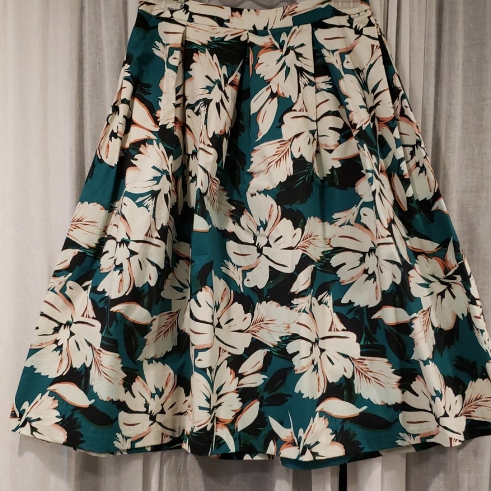 A-line Modern Hawaiian Print Skirt